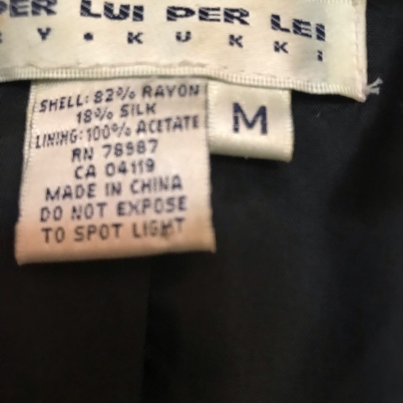 French silk and rayon authentic velvet blazer with superior tailoring. - Picture 2 of 5